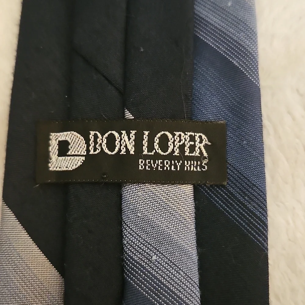 3/$30 DON LOPER 1980s Blue Striped Ombre Skinny Clip-on Tie